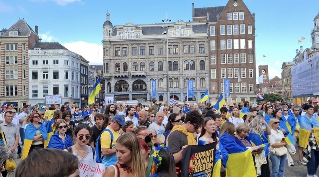 В Амстердамі пройшов мітинг до Дня Незалежності України: був присутній міністр оборони. Фото