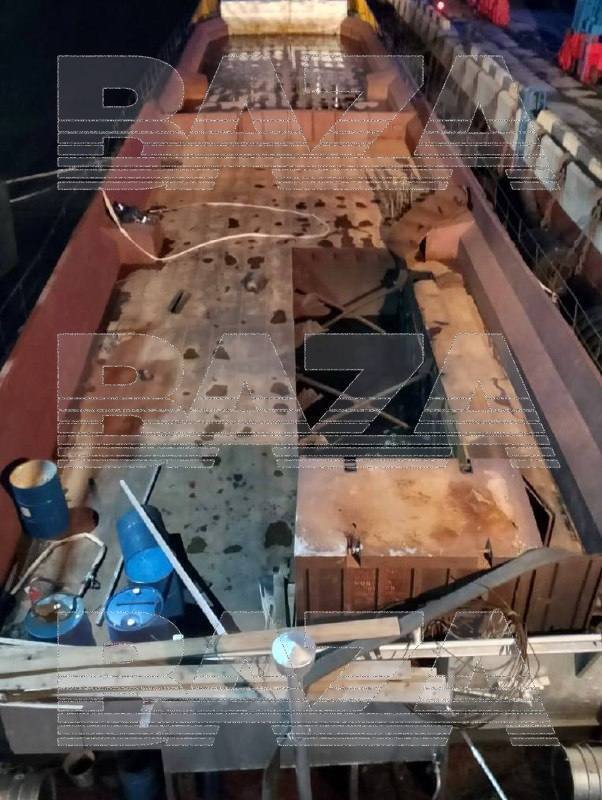 У Росії стався потужний вибух на танкері, який перевозив бензин: спалахнула пожежа