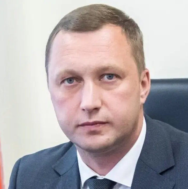 Разрушают национальную идентичность: ГУР обнародовало данные о семи лицах, причастных к милитаризации украинских детей на оккупированных территориях