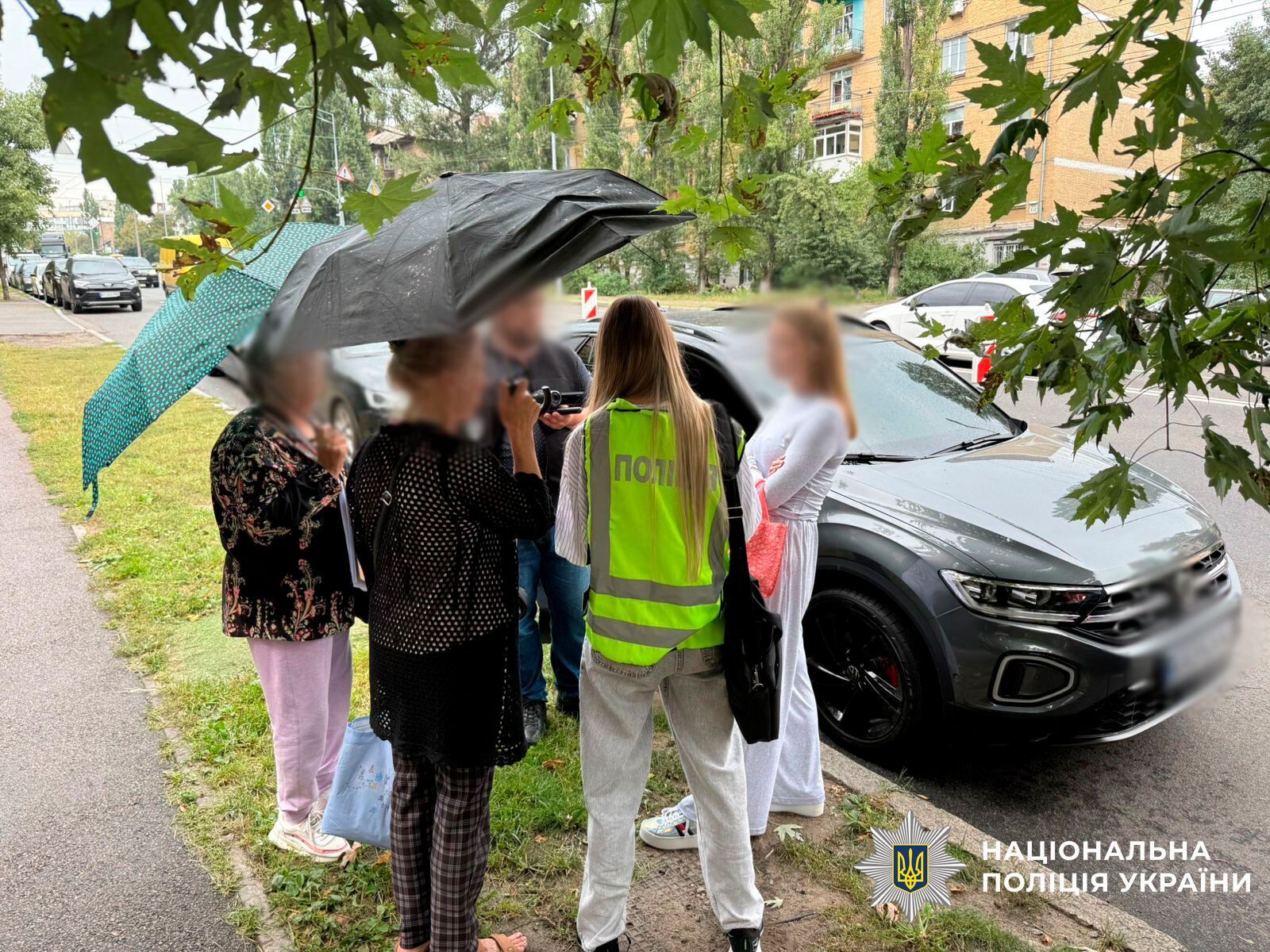 У Києві директорка за $19 тис. знімала ухилянтів з розшуку та бронювала у своїй фірмі. Подробиці, фото та відео