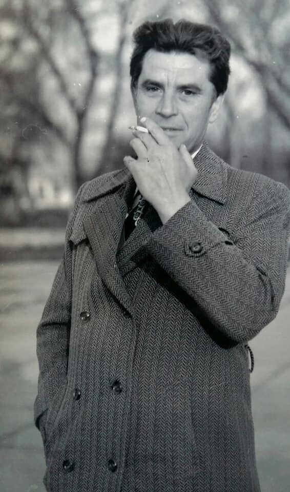 Заросшая сорняками и заржавевшая: блогер убрал заброшенную могилу самоубийцы-шестидесятника Тютюнника и ошеломил ее обновленным видом