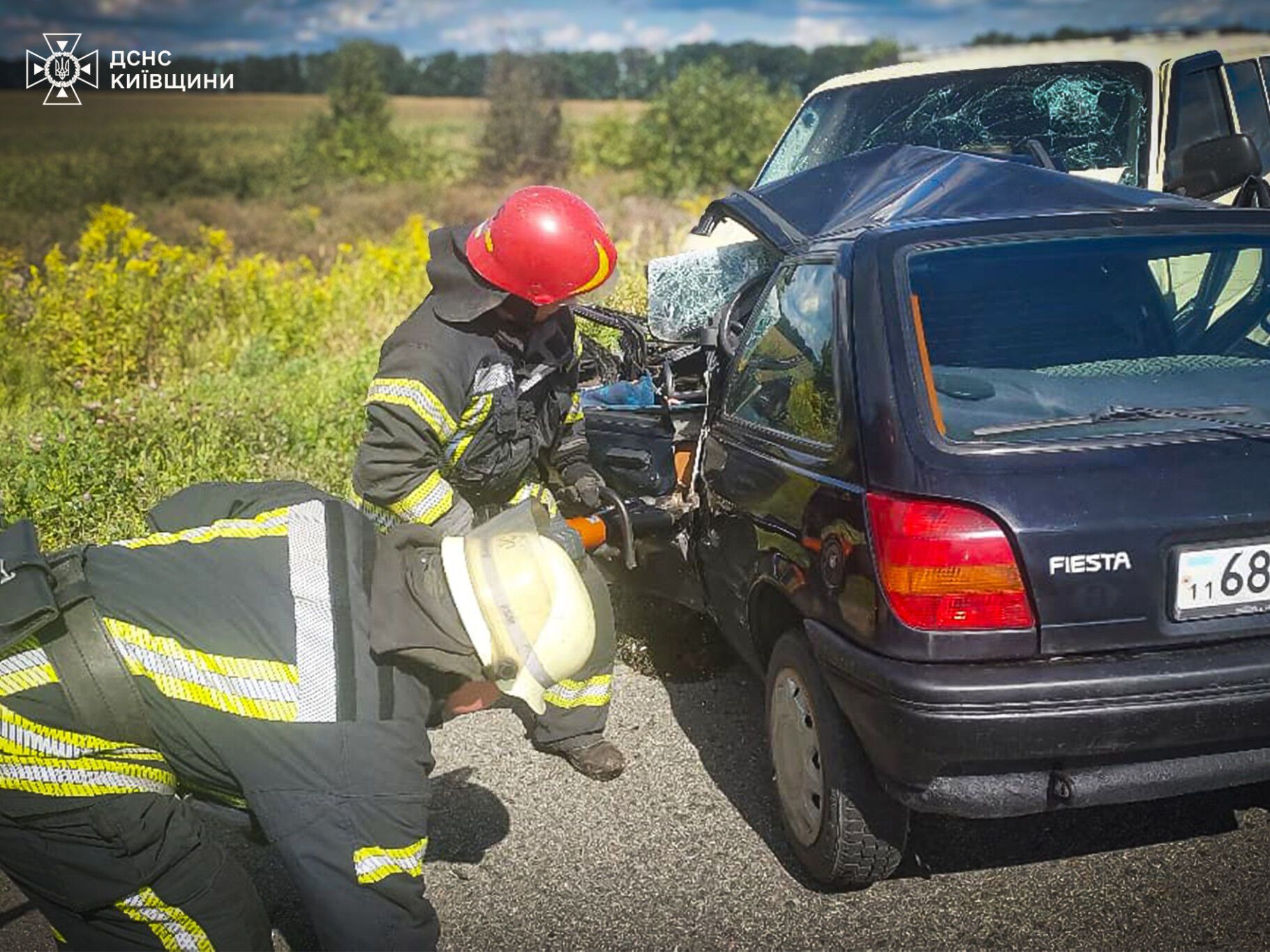 Під Києвом зіткнулись два легковики: є загиблий та постраждалий. Подробиці ДТП та фото