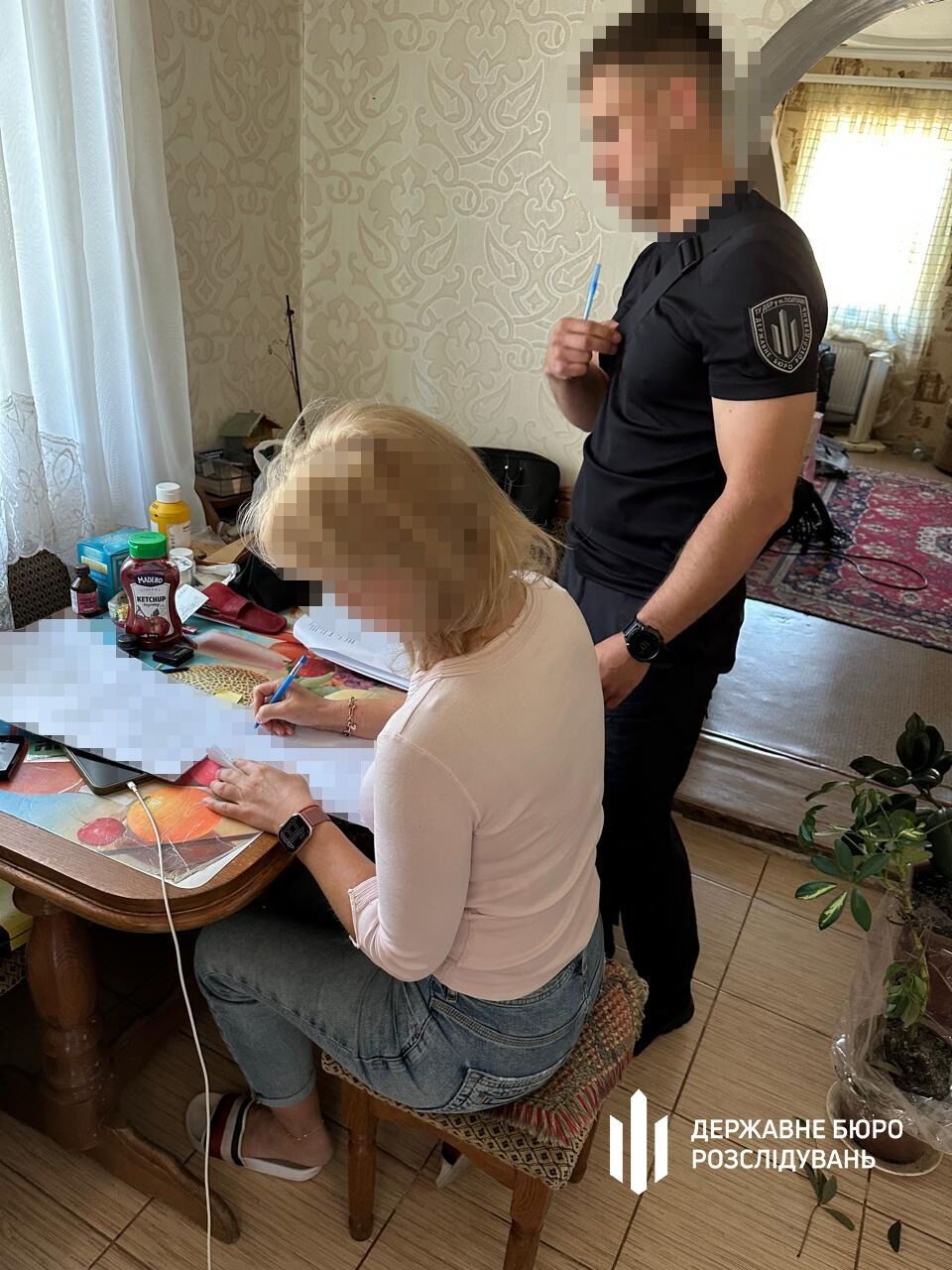 Ездила на курорты за границу вместо службы: военной с Полтавщины сообщили о подозрении