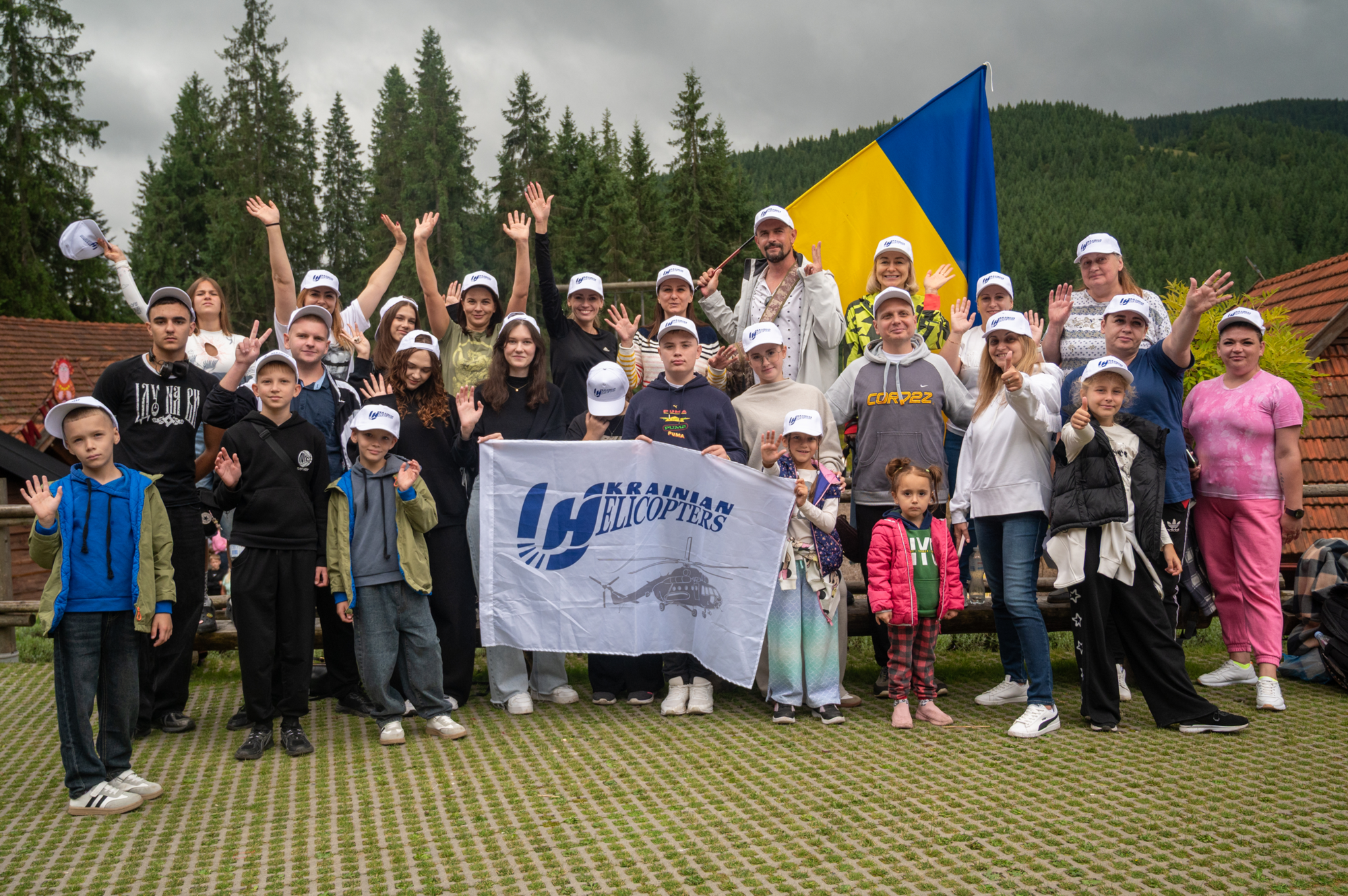 Пригоди з "Українськими вертольотами". Як бізнес організовує відпочинок для ветеранів та родин загиблих