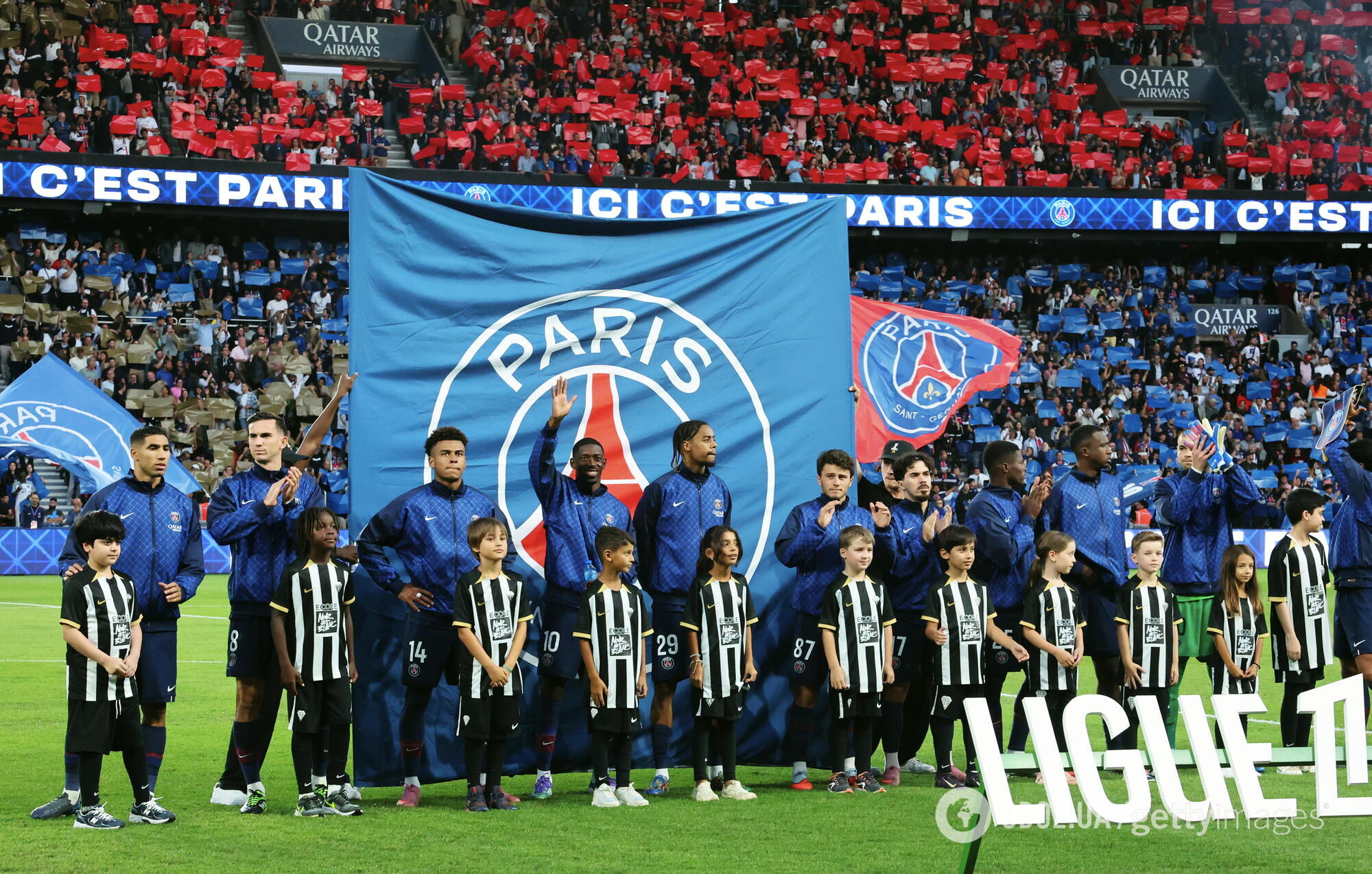 В ПСЖ назвали украинский флаг "символикой, которую сложно интерпретировать" после инцидента с воином ВСУ