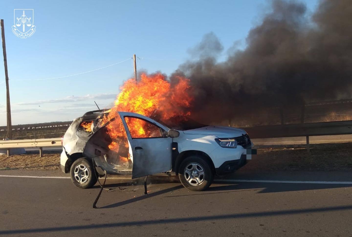 "Враг целенаправленно атакует гражданский транспорт": на трассе М-14 Херсон – Николаев возможны ограничения движения