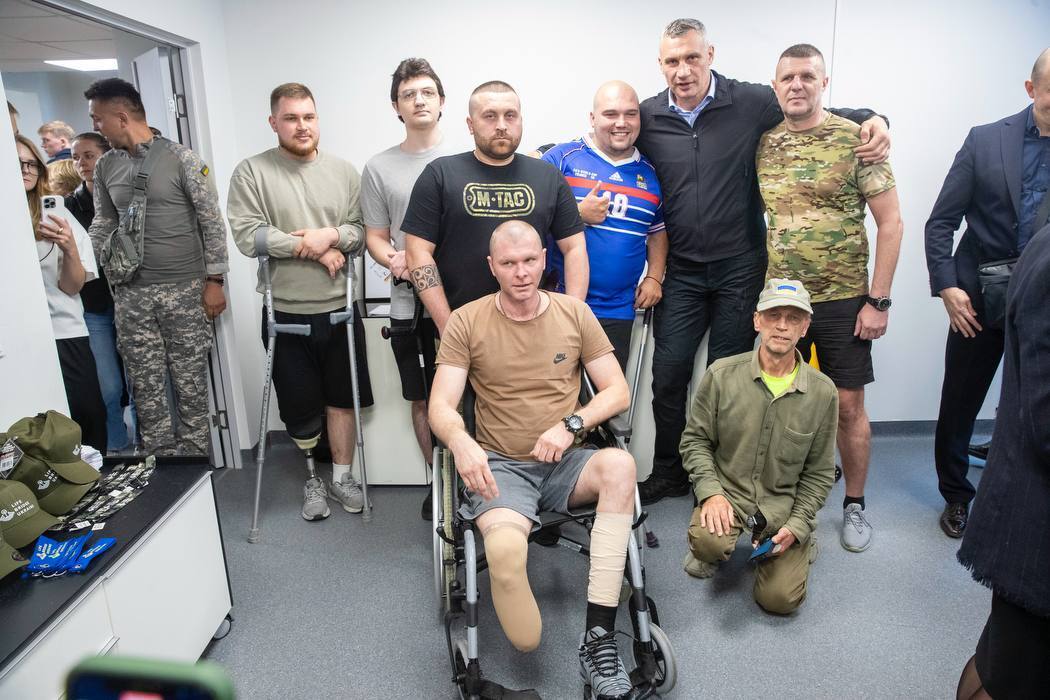 У Києві за підтримки європейських партнерів відкрили протезний центр Human Titans. Фото