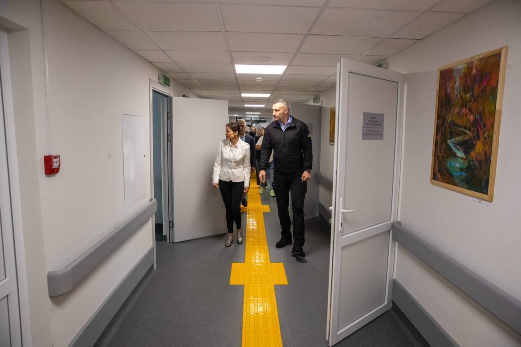 У Києві за підтримки європейських партнерів відкрили протезний центр Human Titans. Фото