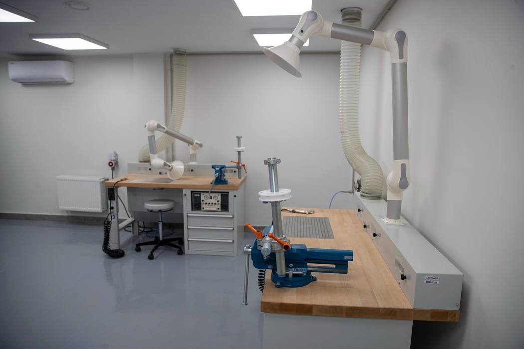 У Києві за підтримки європейських партнерів відкрили протезний центр Human Titans. Фото