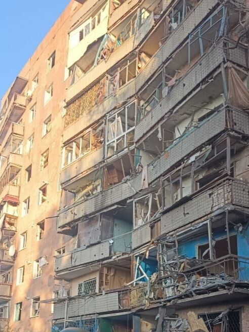 Окупанти тричі атакували Костянтинівку: пошкоджені будинки, загинула жінка, є поранені. Фото