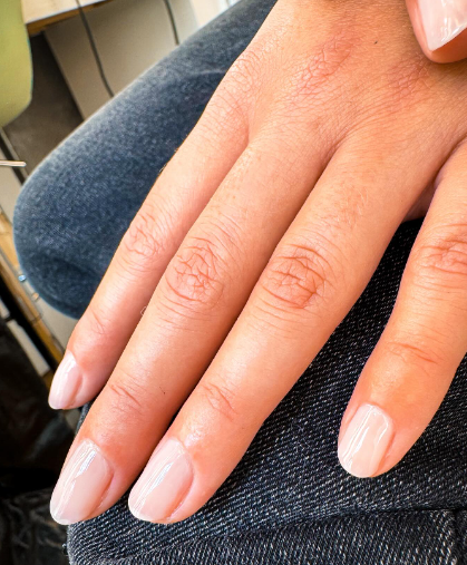 Смелые дизайны и вечная классика: какой маникюр выбрать осенью