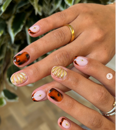 Смелые дизайны и вечная классика: какой маникюр выбрать осенью