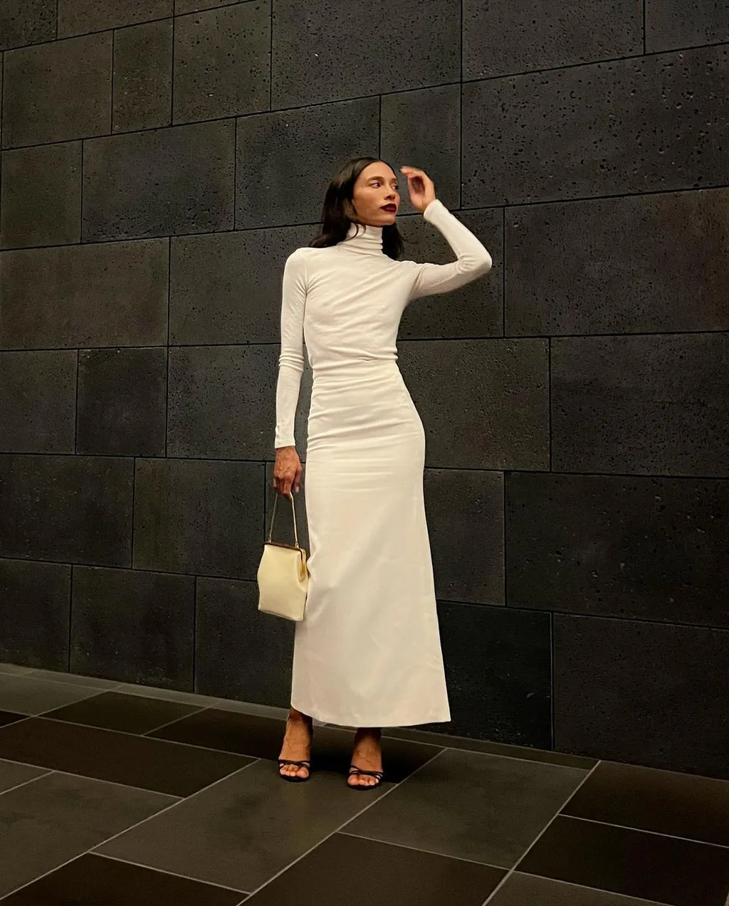 Выглядят дорого и собранно: модные цвета осени-2025