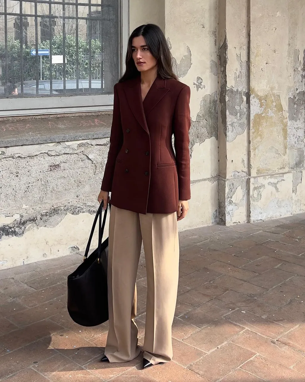 Выглядят дорого и собранно: модные цвета осени-2025