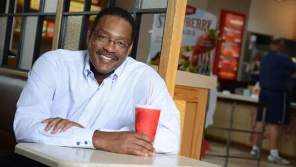 Кто из спортсменов заработал миллиард, сколько денег имел Бубка, у которого нашли бизнес в "ДНР", и что на счету у Усика: состояния самых богатых атлетов