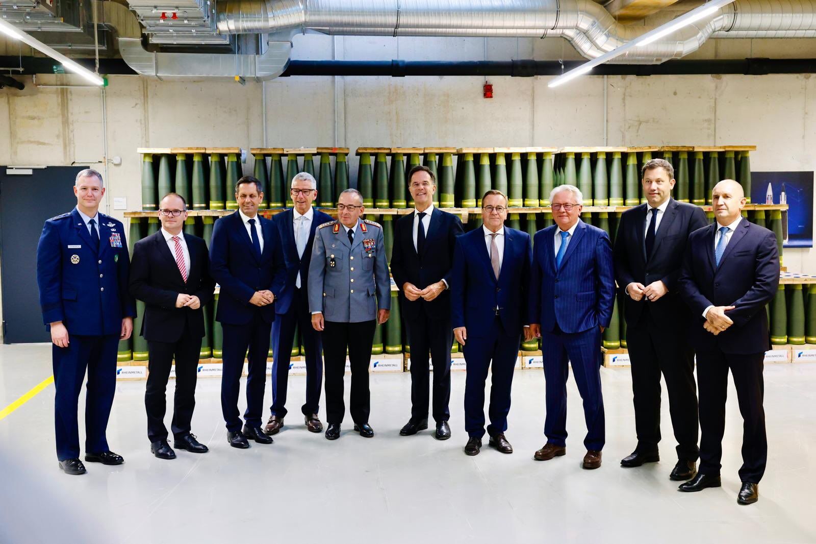 Рютте заверил, что Европа производит уже в шесть раз больше боеприпасов, чем два года назад