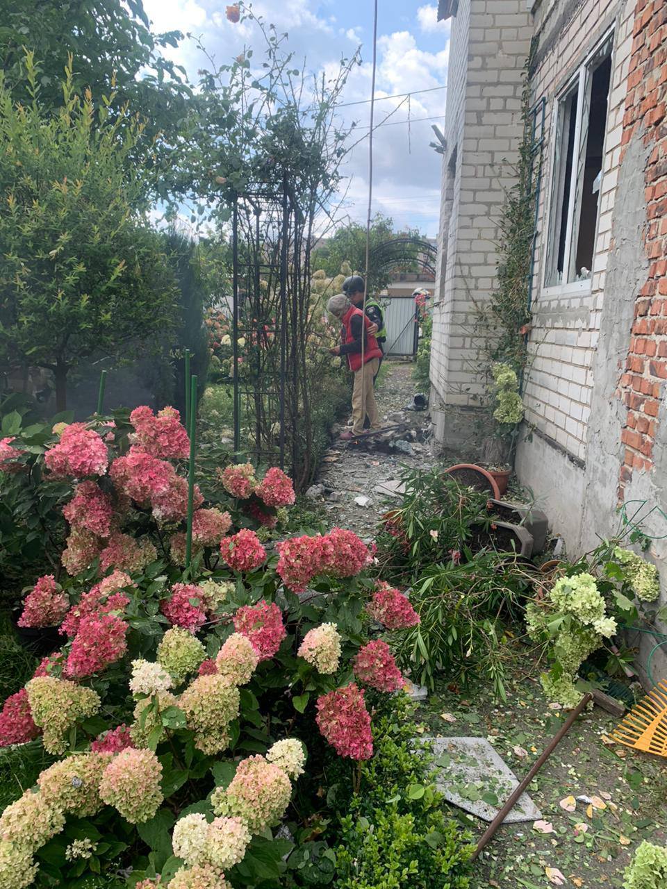 Окупанти атакували Чернігів: сталася пожежа, є постраждалі. Фото