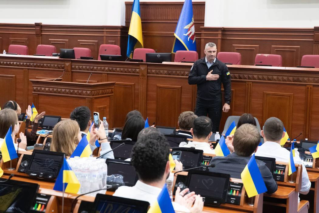 Кличко зі студентами з 10 країн світу обговорив життя у Києві під час війни