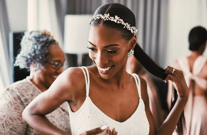 Розкішні у всі часи: топ найкращих весільних зачісок