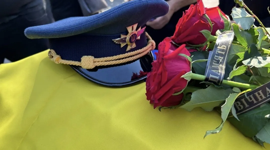 Загинув під час заходу МіГ-29 на посадку: у Кропивницькому попрощалися з льотчиком Сергієм Бондарем. Фото
