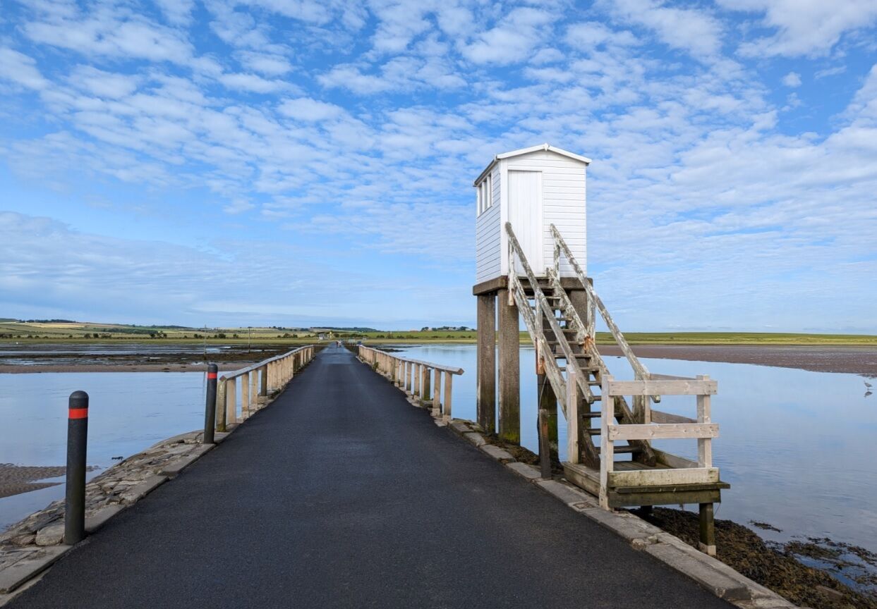 Зникає двічі на день: унікальна дорога в Британії може загрожувати вашій подорожі