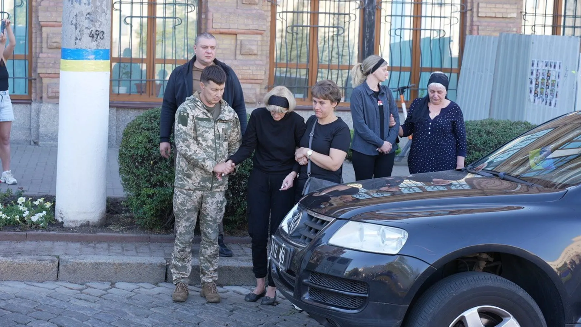 Загинув під час заходу МіГ-29 на посадку: у Кропивницькому попрощалися з льотчиком Сергієм Бондарем. Фото
