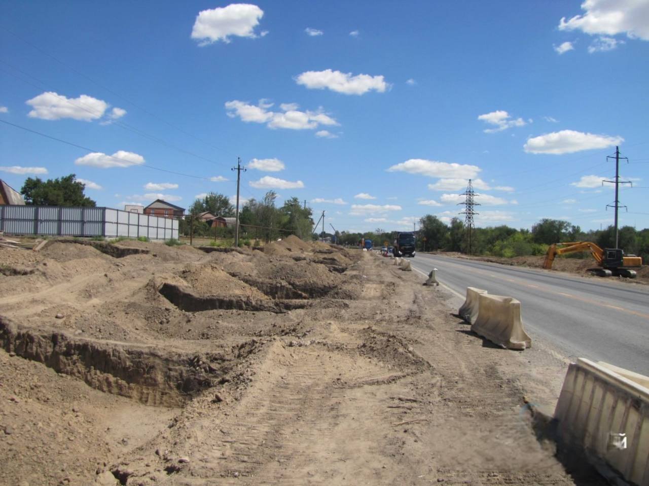 РФ знищує археологічну памʼятку біля Маріуполя заради будівництва траси. Фото