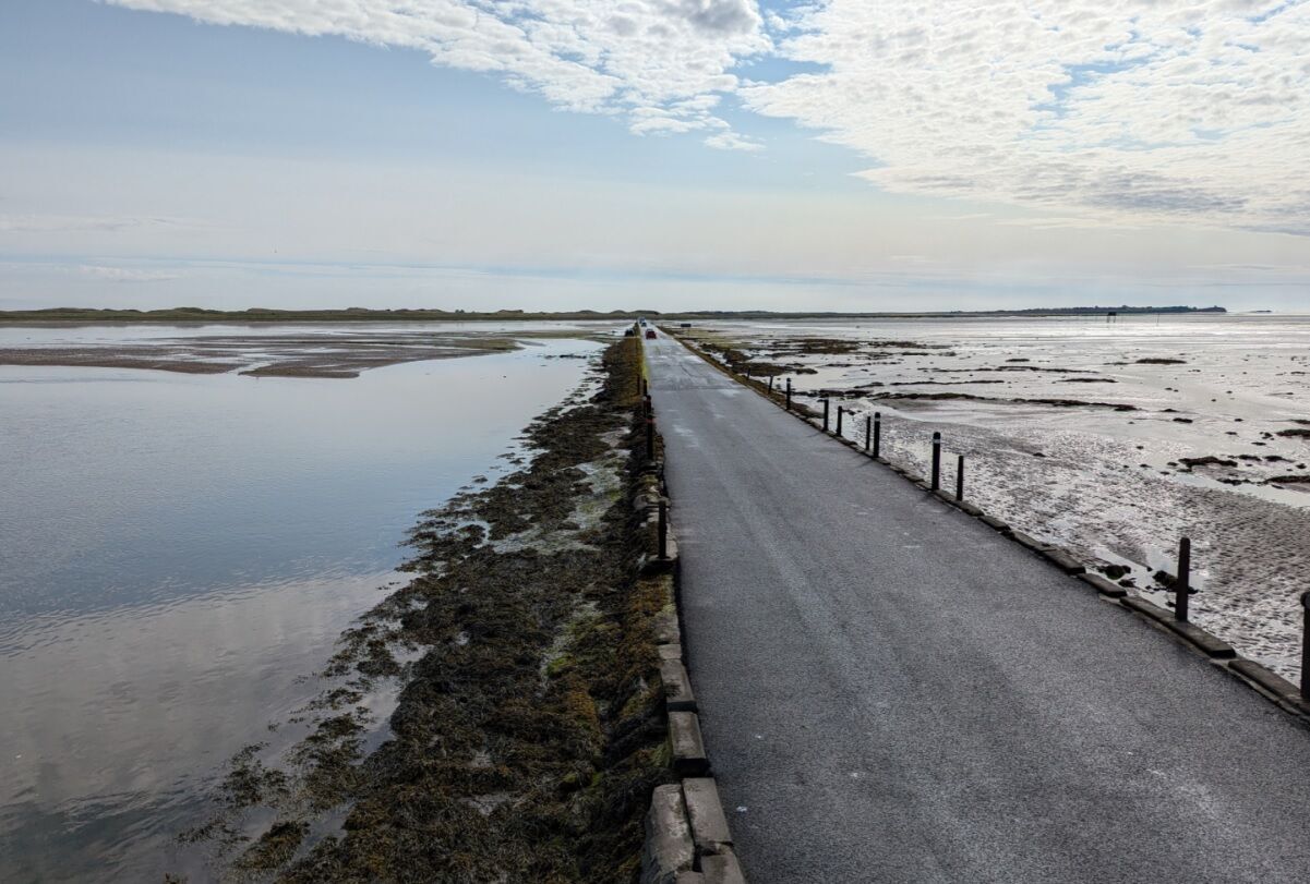 Зникає двічі на день: унікальна дорога в Британії може загрожувати вашій подорожі