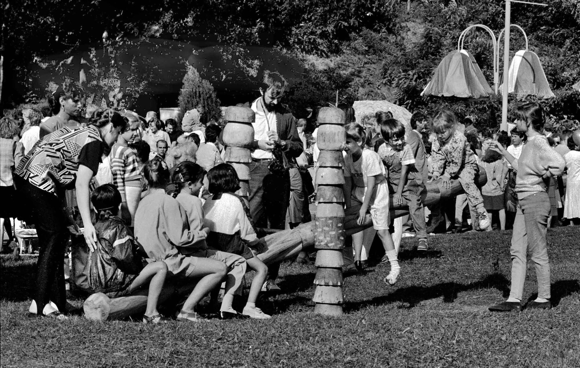 Який вигляд мала традиційна виставка квітів на Співочому полі в Києві у 1994. Архівні фото