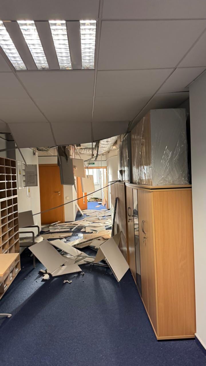 "Это настоящий ответ Москвы на мирные усилия": в Киеве из-за российского удара повреждено здание представительства Евросоюза. Фото