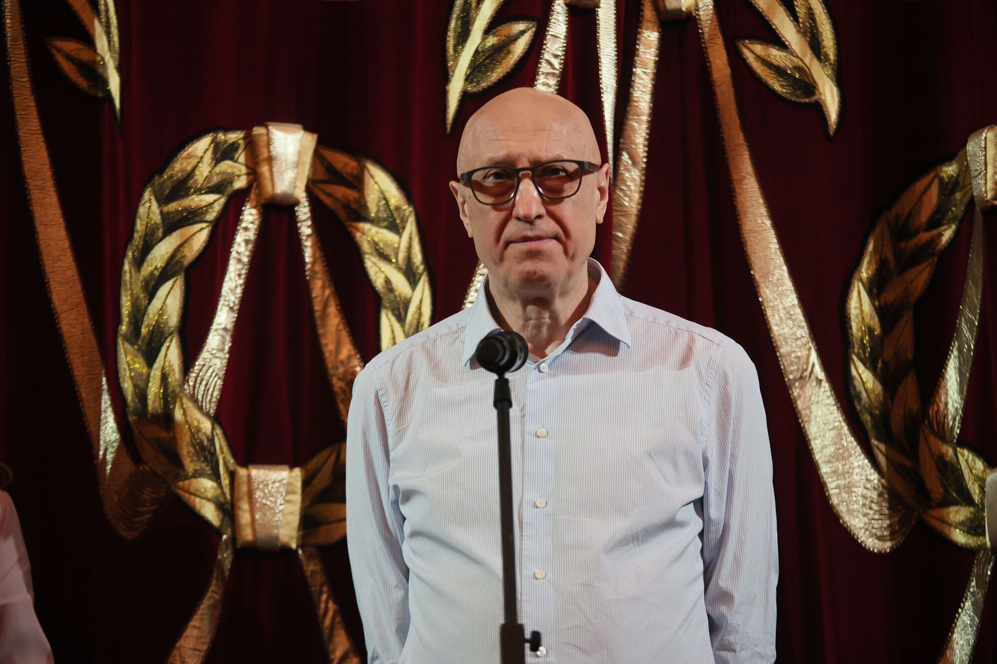 Авіакомпанія "Українські вертольоти" влаштувала театральне свято з подарунками для 1500 дітей загиблих захисників