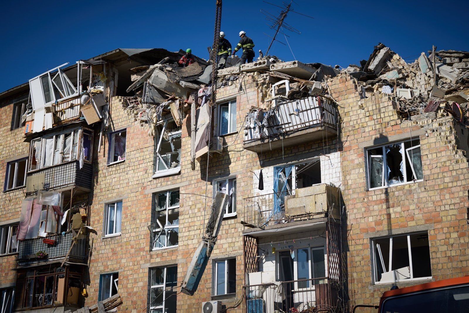 "Кричущі атаки загрожують миру": у Трампа нарешті відреагували на російський обстріл житлових районів Києва