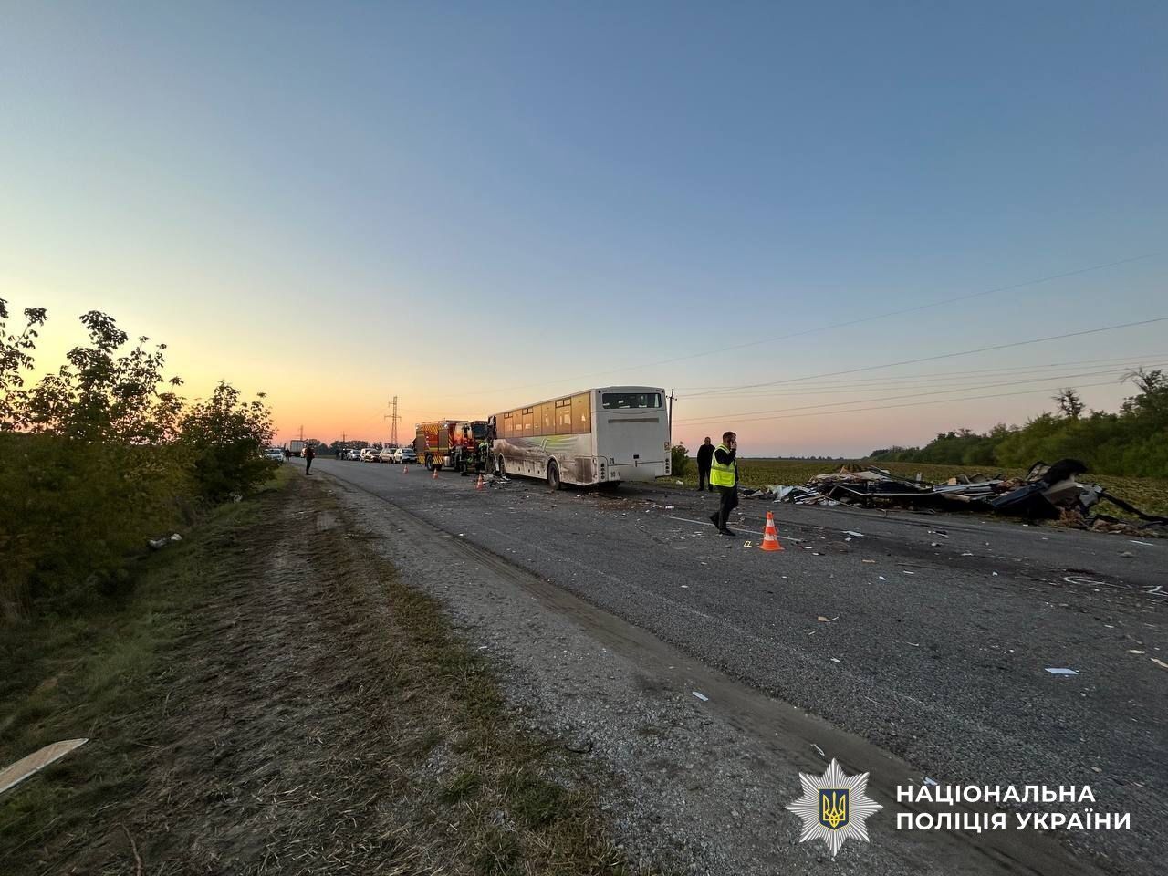 На Кировоградщине Sprinter столкнулся с автобусом: погибли шесть человек, среди них ребенок. Фото