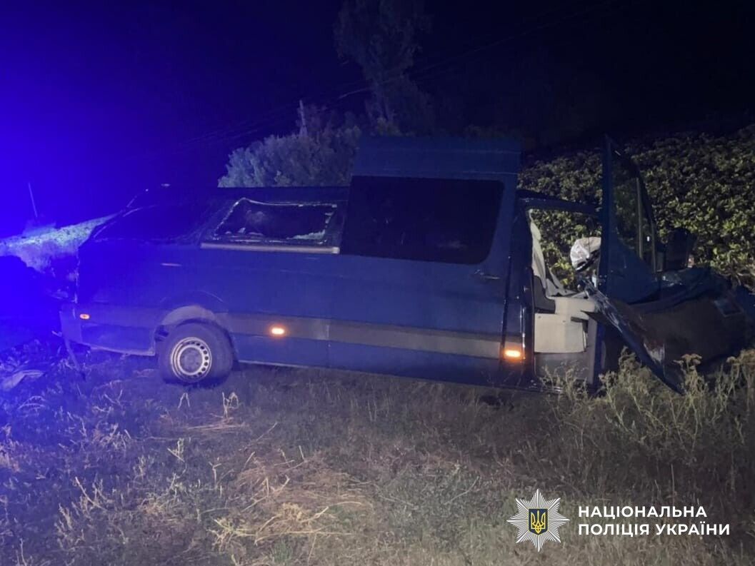 На Кировоградщине Sprinter столкнулся с автобусом: погибли шесть человек, среди них ребенок. Фото