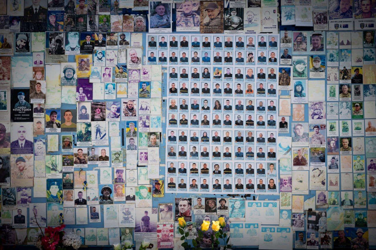 "С 2014 года продолжается битва за право Украины жить": Зеленский почтил память павших защитников и защитниц