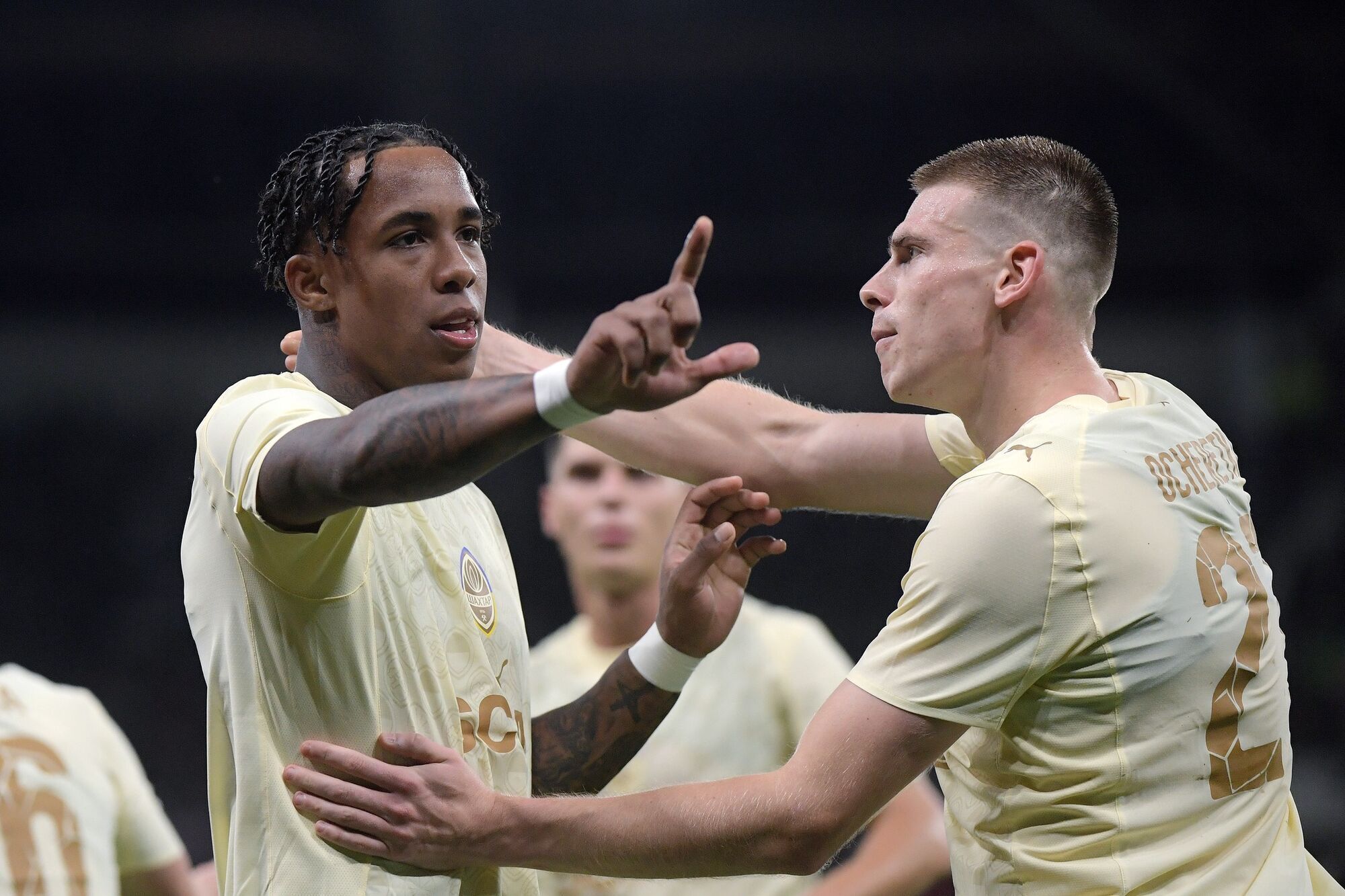 "Остались бы с народом Донецка": в РФ истерика после победы "Шахтера" в еврокубках, команду обвиняют в предательстве и помощи судей