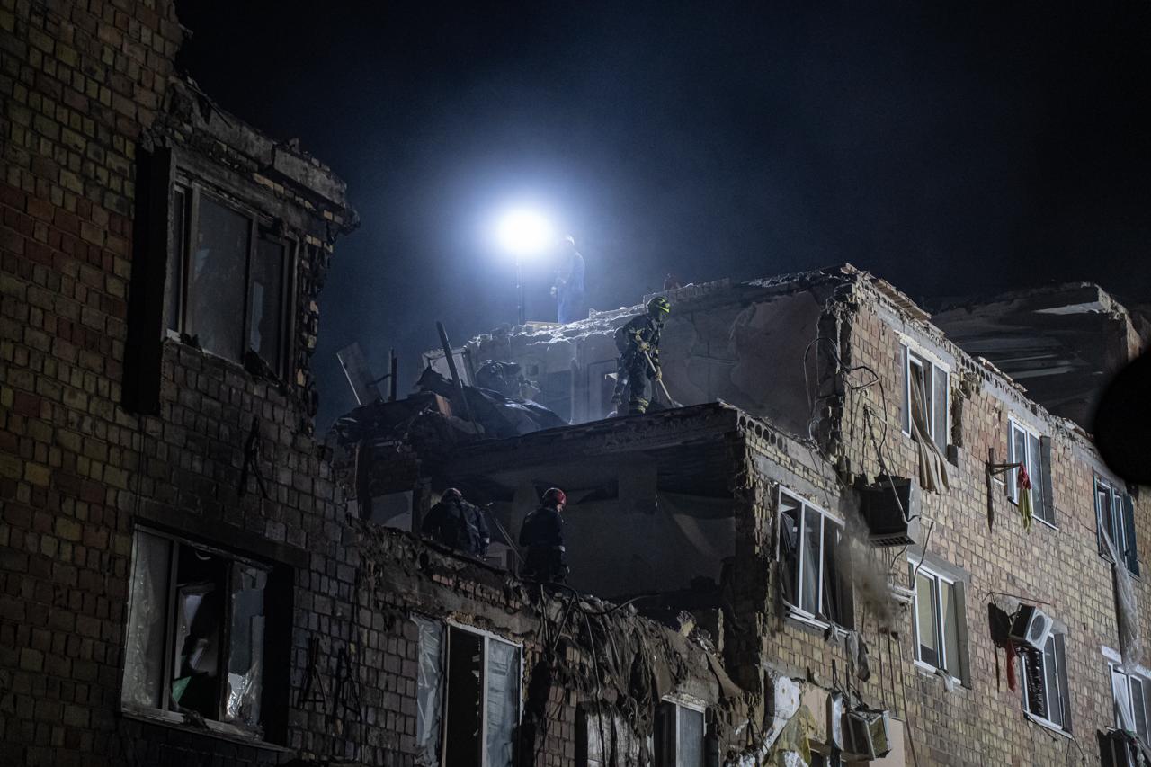 "Самой маленькой погибшей девочке не исполнилось и трех лет": Зеленский заслушал доклад о последствиях атаки РФ на Киев и призвал к давлению на агрессора