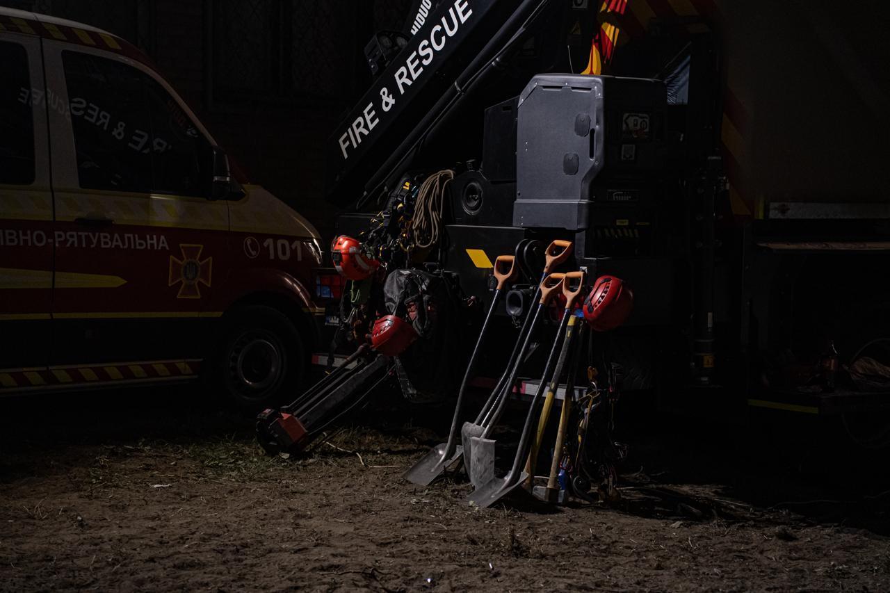 "Самой маленькой погибшей девочке не исполнилось и трех лет": Зеленский заслушал доклад о последствиях атаки РФ на Киев и призвал к давлению на агрессора