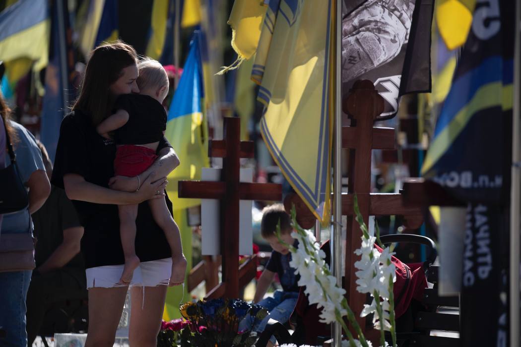 Главный элемент – казацкий крест: в Киеве на Берковецком кладбище открыли второй мемориал