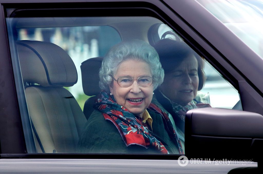 Чарльз III влаштував розпродаж речей Єлизавети II: британці присоромили короля