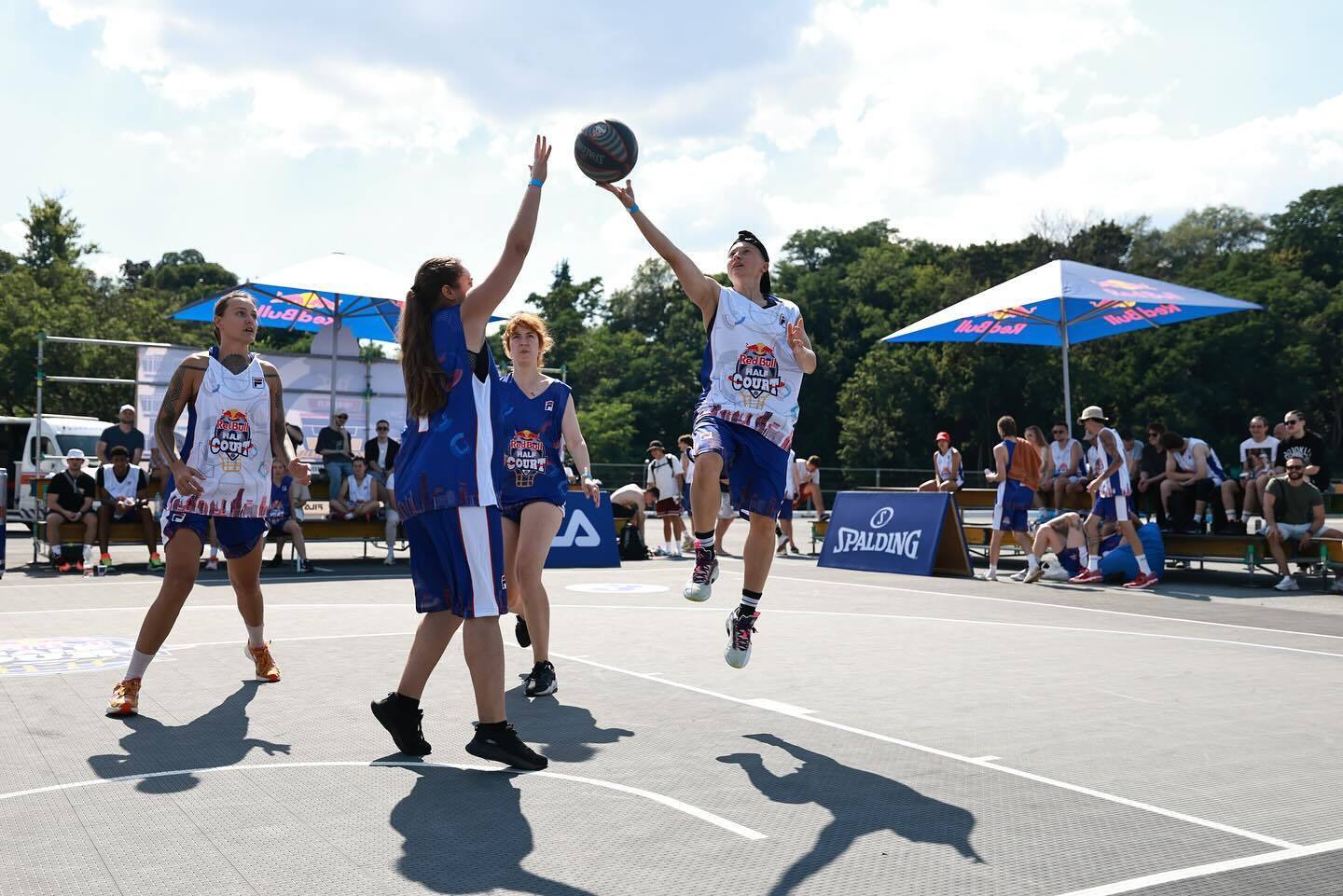 Red Bull Half Court. В Киеве в грандиозном финале определились лучшие стритбольные команды Украины. Фоторепортаж