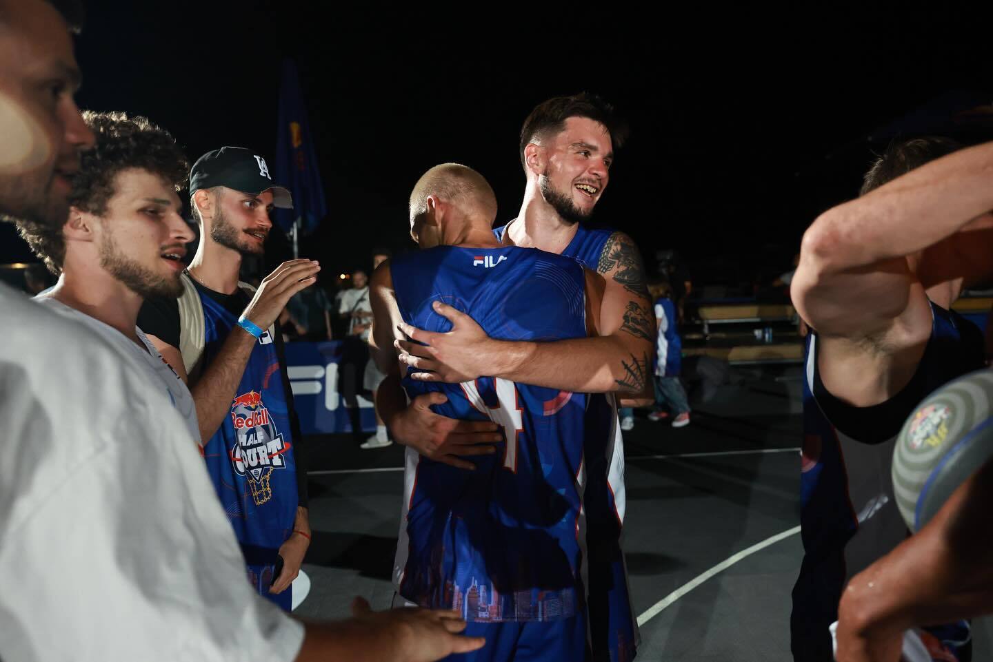 Red Bull Half Court. В Киеве в грандиозном финале определились лучшие стритбольные команды Украины. Фоторепортаж