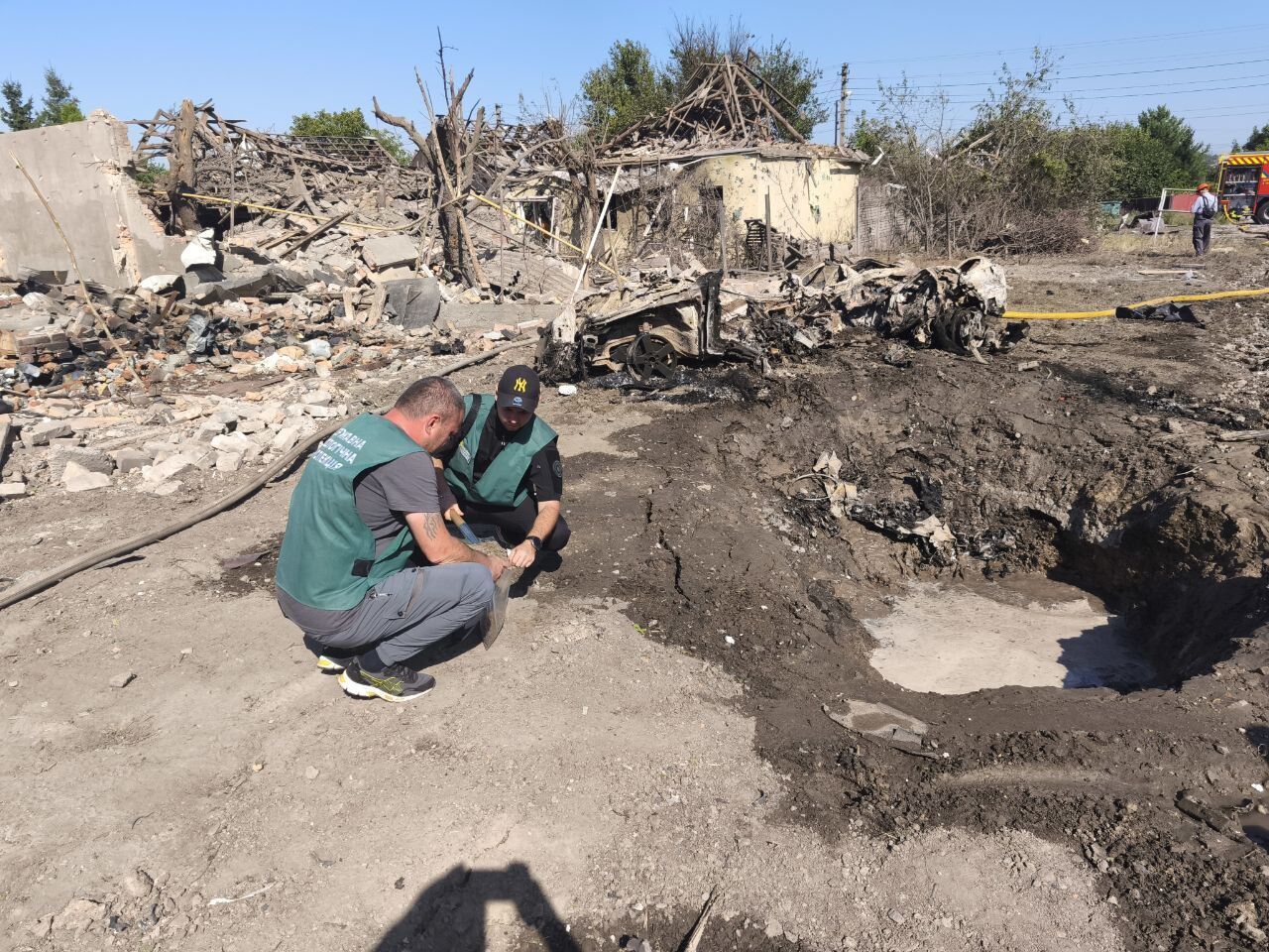 Атака РФ по Запорожью: вывезли более 100 тонн мусора, есть жертва и 34 пострадавших