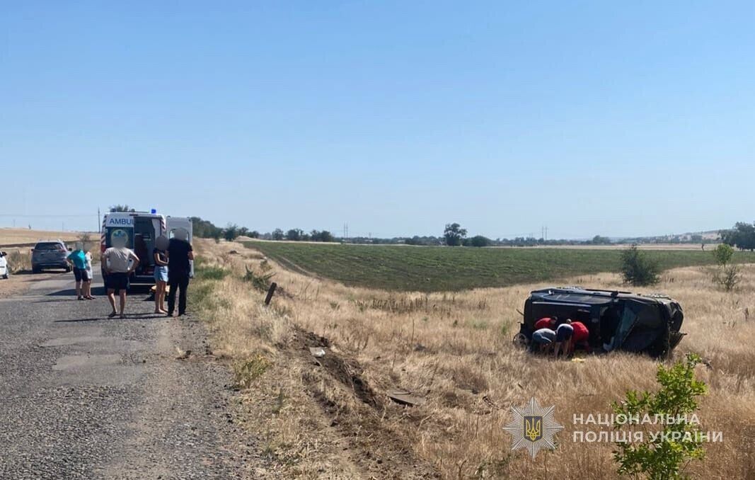 Машина вылетела в кювет: мэр Рени попал в ДТП, его мать погибла, а маленький сын - в больнице. Фото