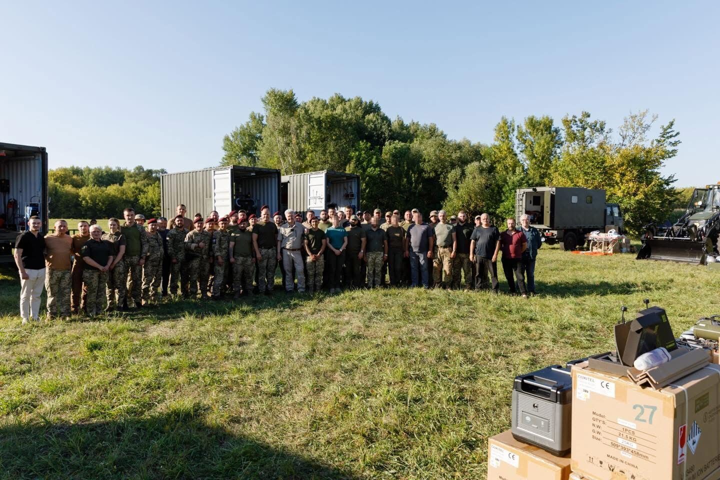 Порошенко на Сумщині: посилення ЗСУ – наш пріоритет номер один