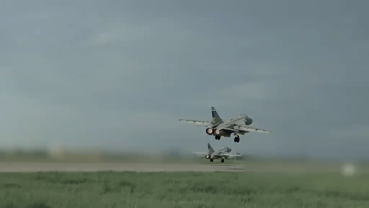 Вы – символ несокрушимости: Воздушные силы ВСУ в День авиации показали мощное видео боевой работы