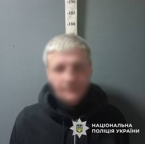 В подъезде дома едва не убил женщину из-за замечания: в Киеве суд вынес приговор злоумышленнику. Фото