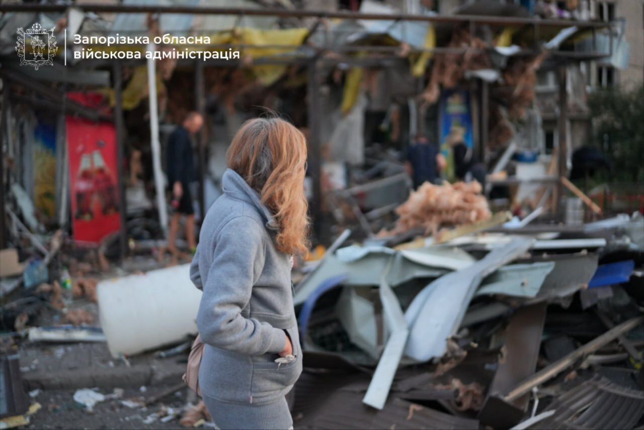 Момент нічного удару по Запоріжжю потрапив на камеру спостереження. Відео