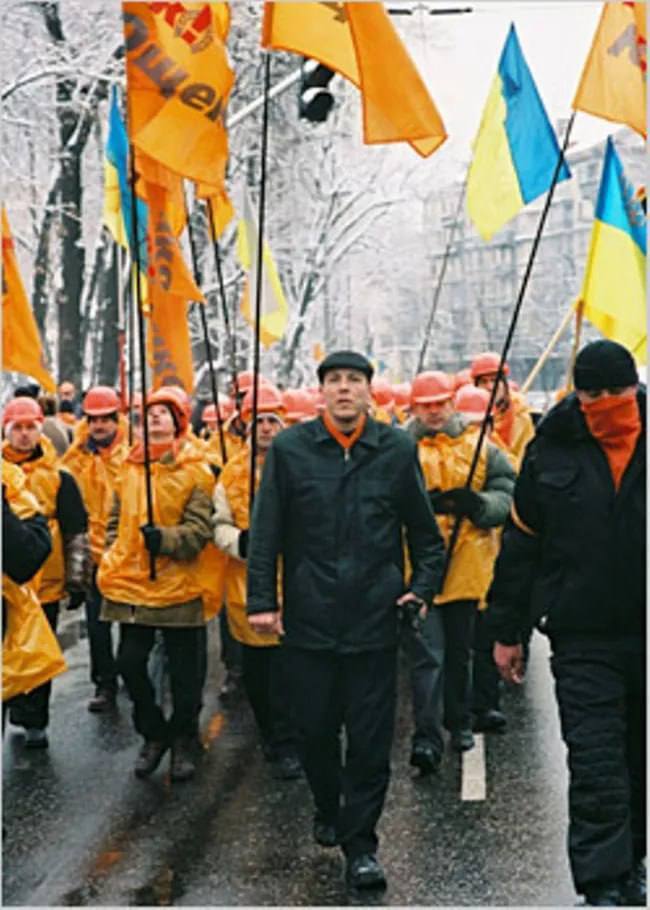 Момент убийства Андрея Парубия во Львове попал на камеры наблюдения. Видео 18+