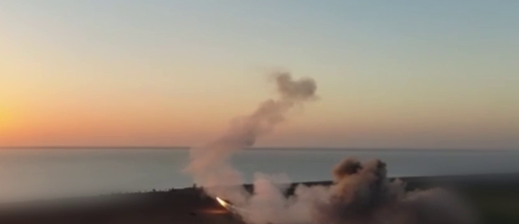 Будут новые "дипстрайки": в сети показали эффектный запуск украинских ракет "Фламинго". Видео